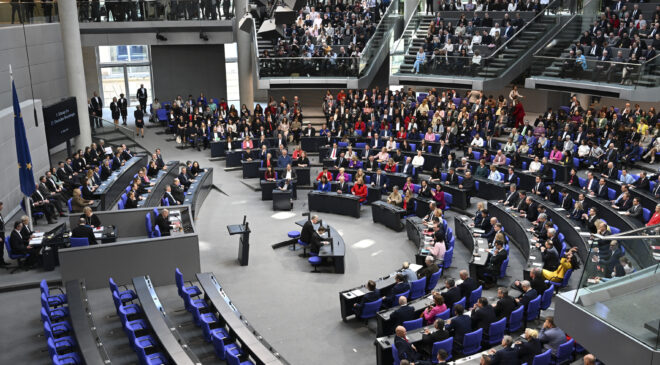Almanya’da yeni Federal Meclis’te ilk oturum yapıldı