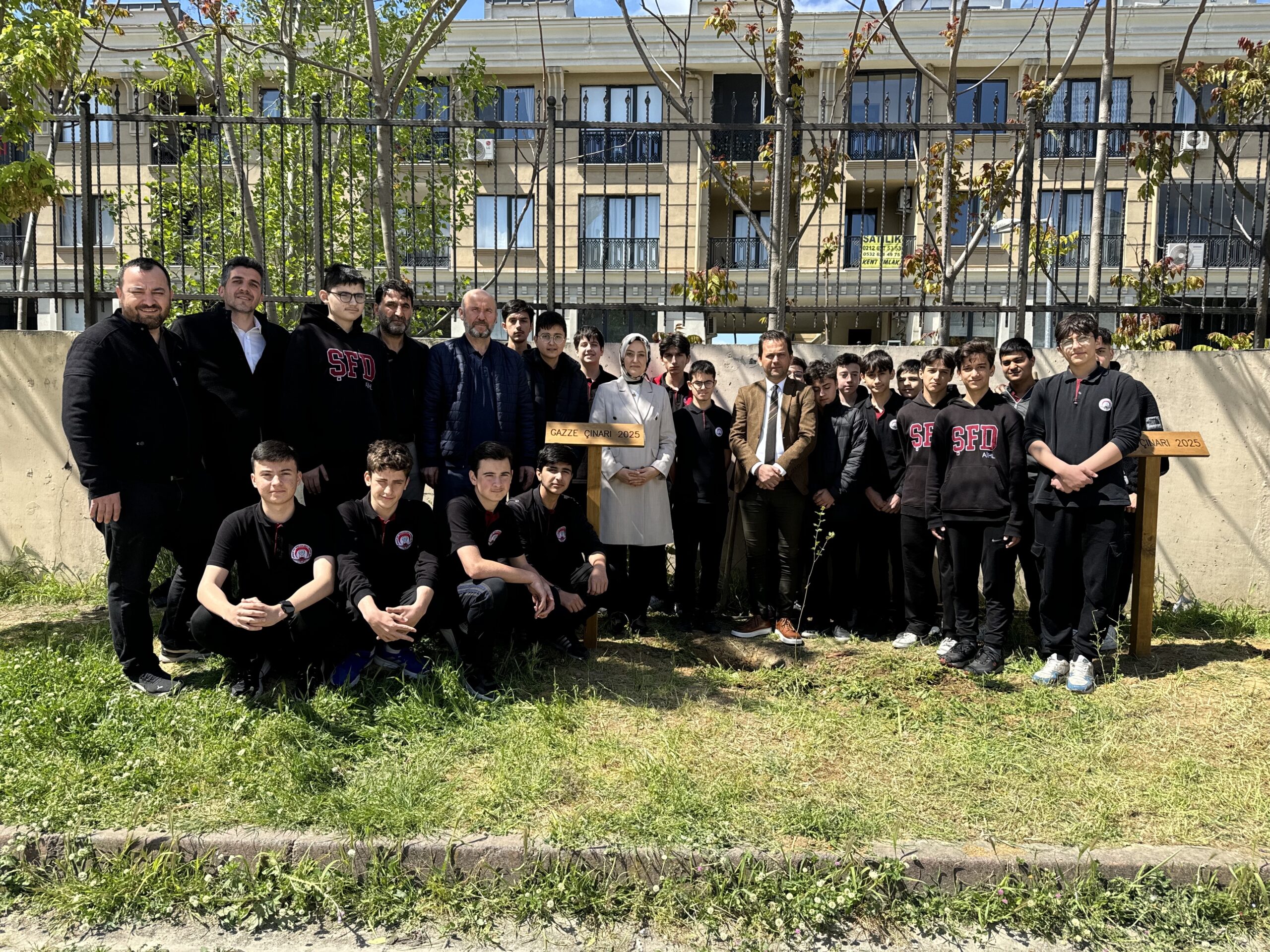 Eyüp Sultan Önder İmam Hatipliler Derneği’nden Filistinli çocuklar adına fidan dikimi