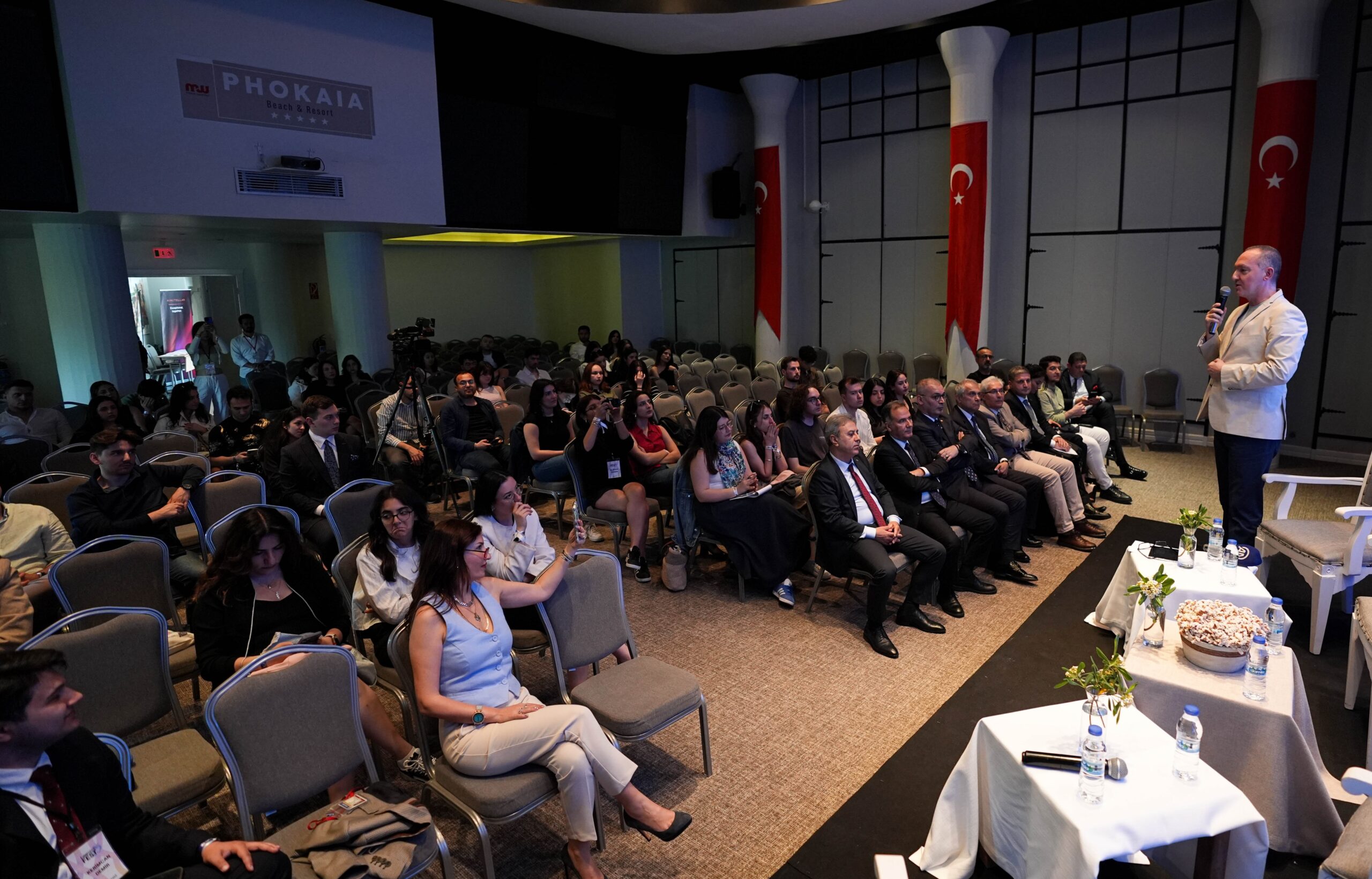 İzmir’de “Hukuk Festivali” düzenlendi