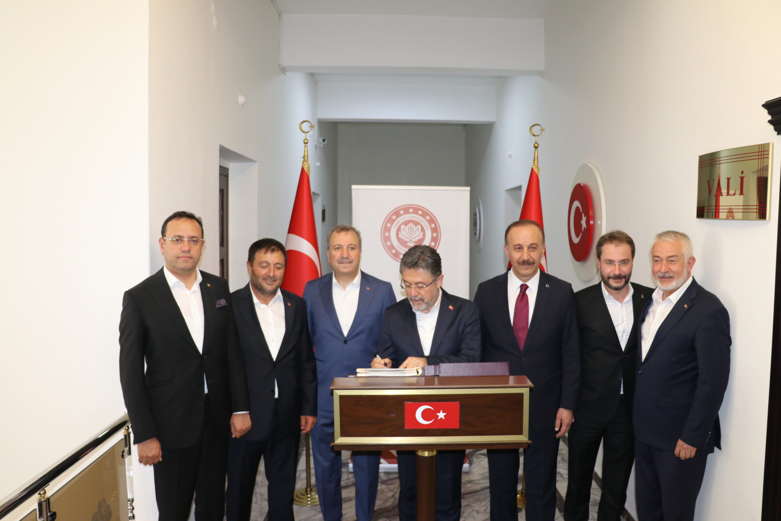 Bakan Yumaklı Isparta’da ziyaretlerde bulundu