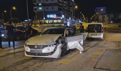 Edirne’de 4 aracın karıştığı zincirleme trafik kazasında 1 kişi yaralandı